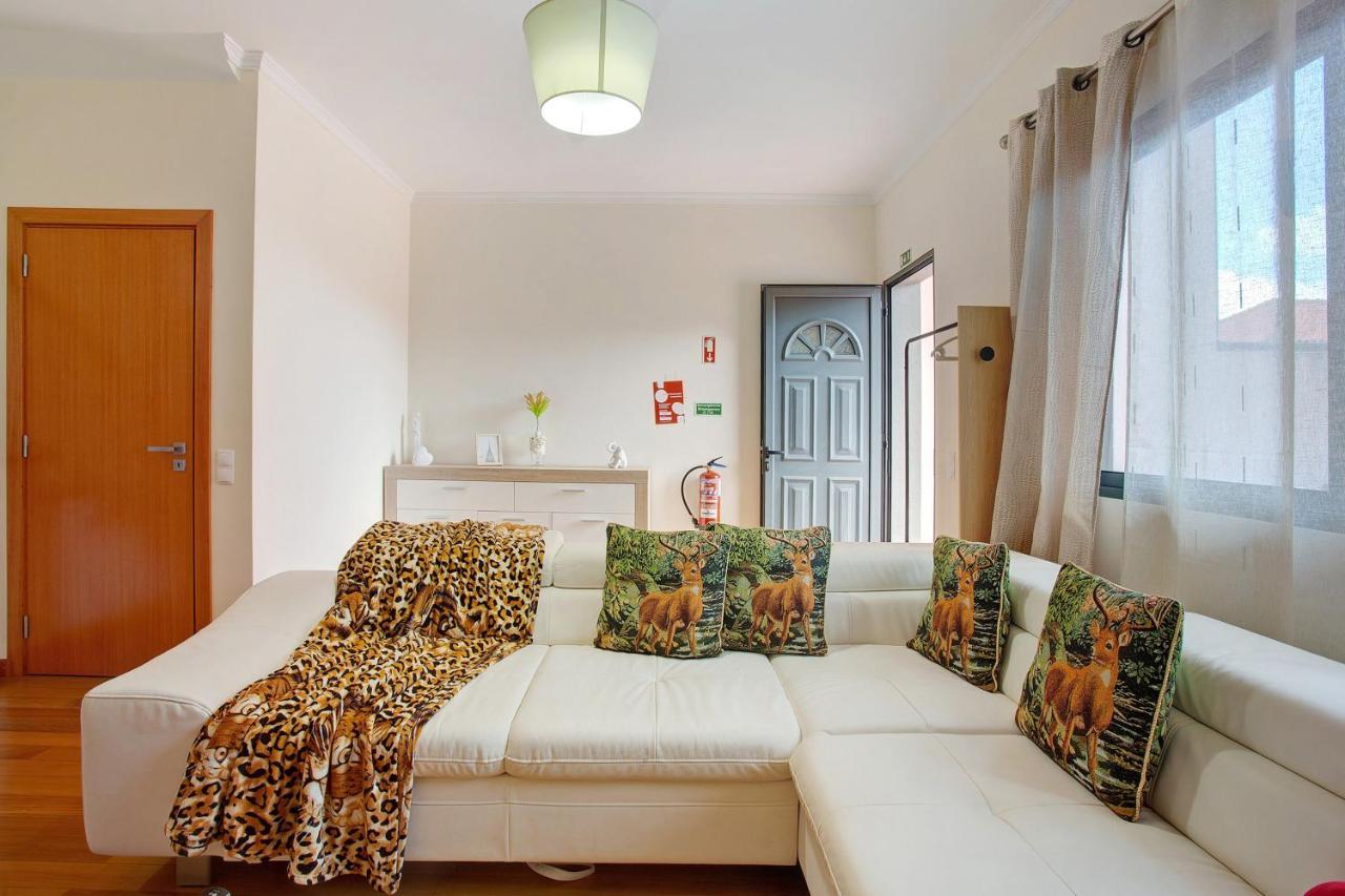 Moradia Casa Feliz Holiday home *