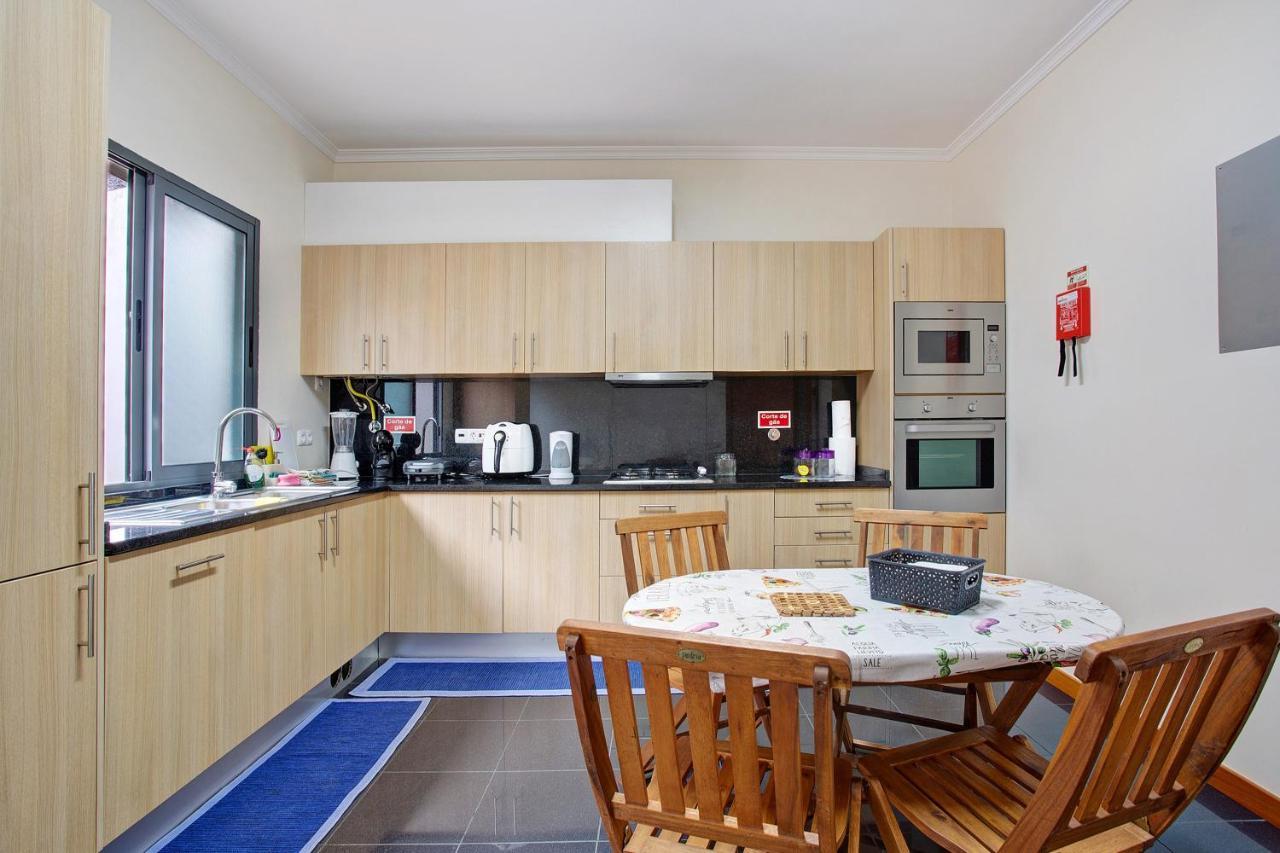 Moradia Casa Feliz Holiday home *